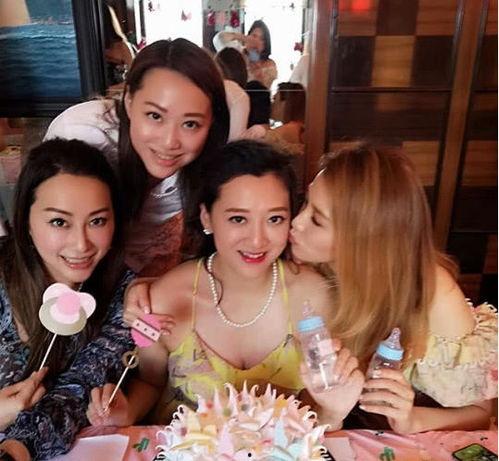 豪门贵妇在线吃瓜,揭秘娱乐圈背后的秘密