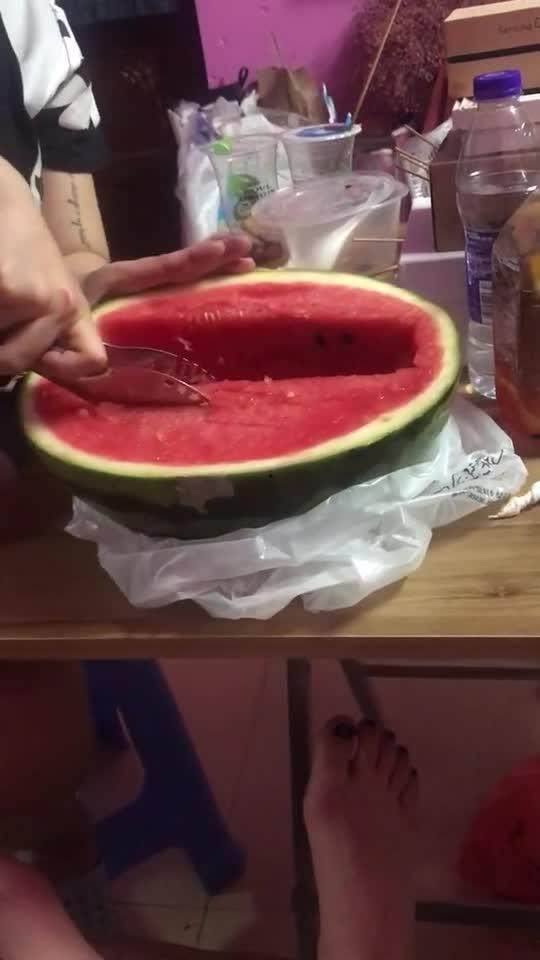 吃瓜办公室宿舍,宿舍里的欢乐时光