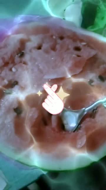 吃瓜会不会肚子胀痛,如何避免吃瓜引起的肚子胀痛